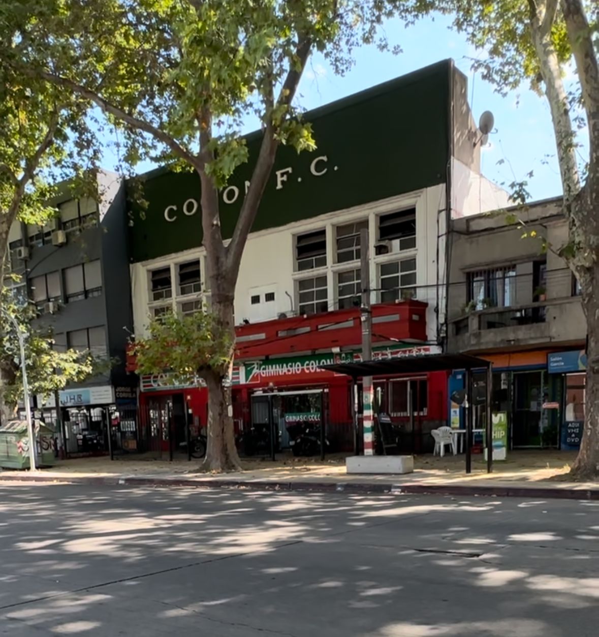 Fachada anterior Gimnasio Colón